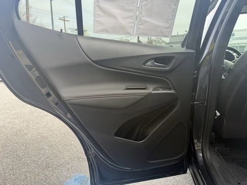 Used 2022 Chevrolet Equinox RS w/ LPO, Floor Liner Package image 45