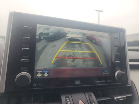 Used 2021 Toyota RAV4 XLE Premium AWD/4WD image 20