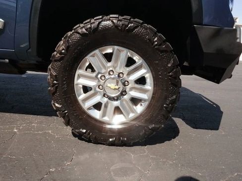 Used 2025 Chevrolet Silverado 2500 High Country AWD/4WD image 41