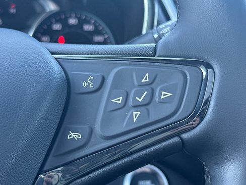 Used 2023 Chevrolet Equinox Premier FWD image 36