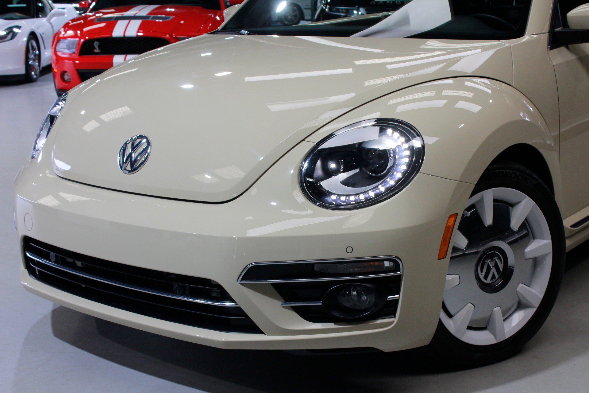 Used 2019 Volkswagen Beetle 2.0T S FWD image 10