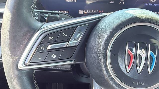 Used 2025 Buick Enclave Preferred FWD image 17