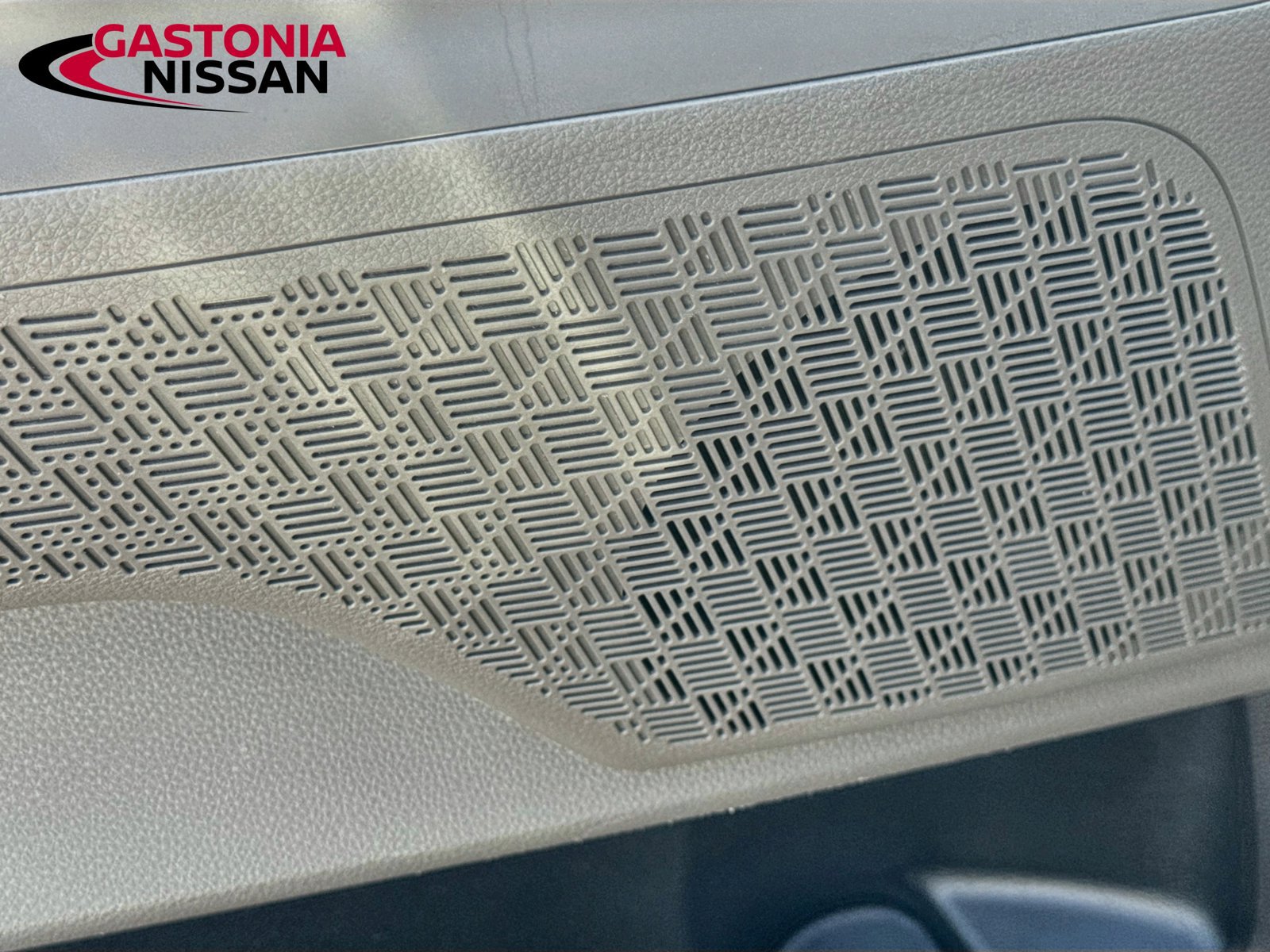 Used 2025 Kia Carnival FWD image 25