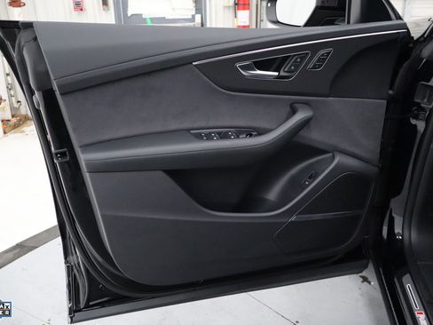 Used 2025 Audi RS Q8 performance image 14