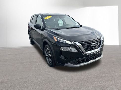 Certified 2022 Nissan Rogue SV image 3