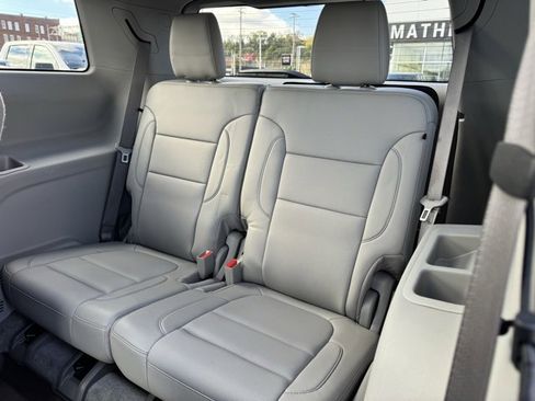 Used 2021 GMC Acadia SLT w/ Trailering Package image 10