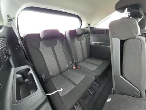 Used 2025 Kia Sorento LX FWD image 8
