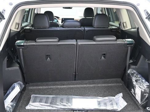 New 2026 Volkswagen Atlas SE FWD image 23