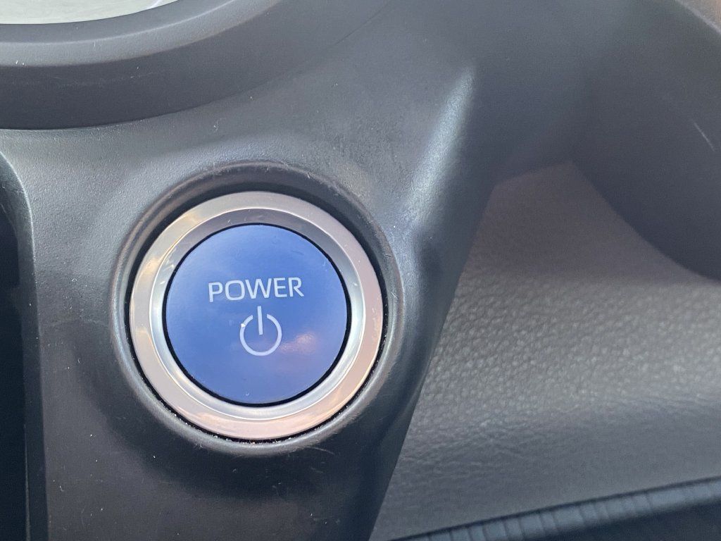 Used 2021 Toyota Sienna XSE FWD image 13