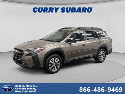 Used 2023 Subaru Outback Premium AWD/4WD image 1
