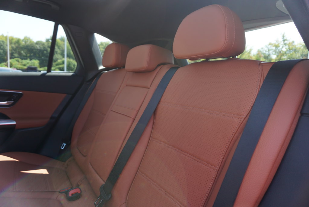 Certified 2026 Mercedes-Benz GLC 300 4MATIC image 33