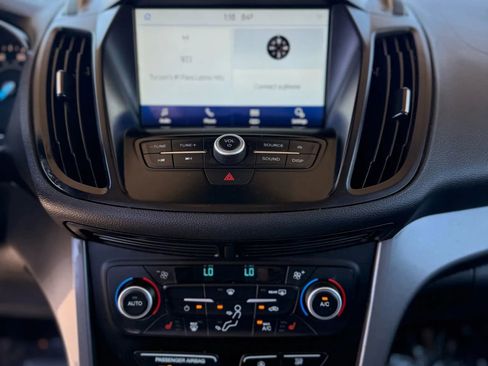 Used 2018 Ford Escape SE w/ Ford Safe & Smart Package image 13