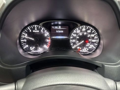 Used 2020 Nissan Pathfinder S AWD/4WD image 14