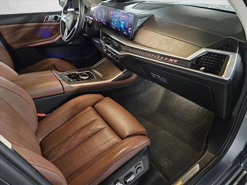Used 2023 BMW X7 xDrive40i w/ Executive Package image 21