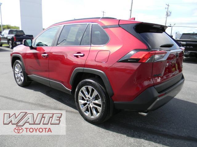 Used 2020 Toyota RAV4 Limited AWD/4WD image 4
