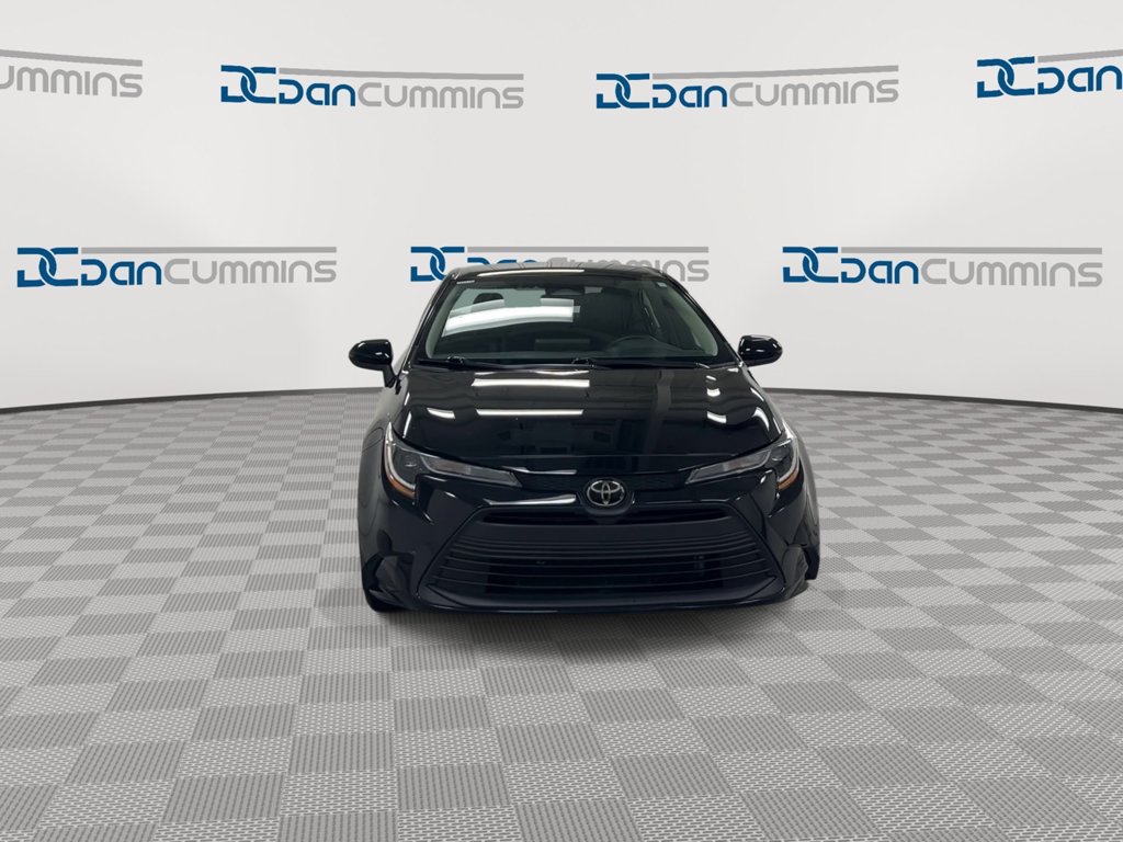Used 2025 Toyota Corolla LE FWD image 3