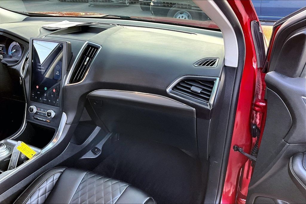 Used 2024 Ford Edge Titanium AWD/4WD image 25
