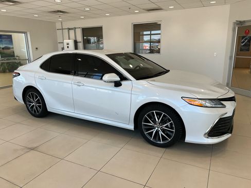 Used 2023 Toyota Camry XLE w/ Protection Package (Q2) (TMS) FWD image 1