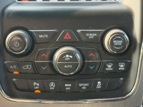 Used 2018 Jeep Grand Cherokee Laredo AWD/4WD image 37