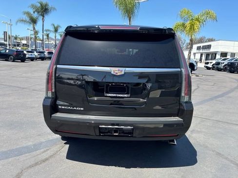 Used 2020 Cadillac Escalade Luxury AWD/4WD image 4