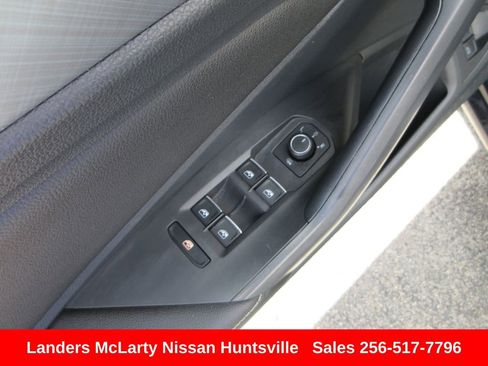 Used 2024 Volkswagen Jetta SE image 20