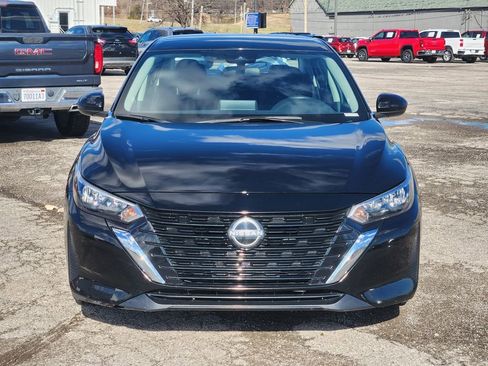 Used 2024 Nissan Sentra SV image 2