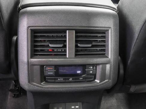 Certified 2022 Volkswagen Atlas SE w/ Panoramic Sunroof Package image 40