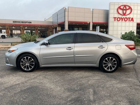 Used 2017 Toyota Avalon XLE Premium FWD image 8