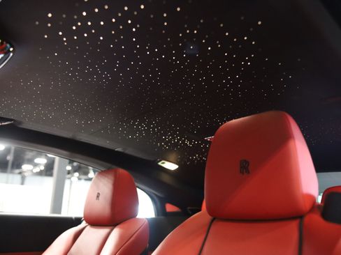 Used 2016 Rolls-Royce Wraith RWD image 16