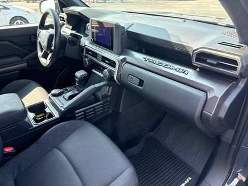 Used 2025 Toyota Tacoma SR5 AWD/4WD image 16