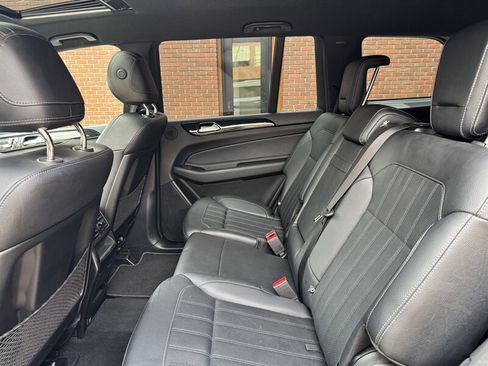 Used 2019 Mercedes-Benz GLS 450 4MATIC image 19