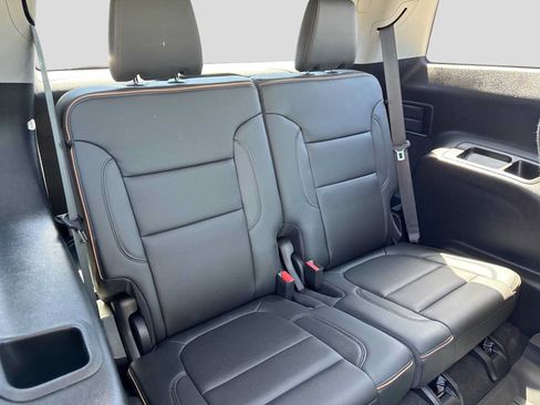 Used 2022 GMC Acadia AT4 w/ Preferred Package AWD/4WD image 22