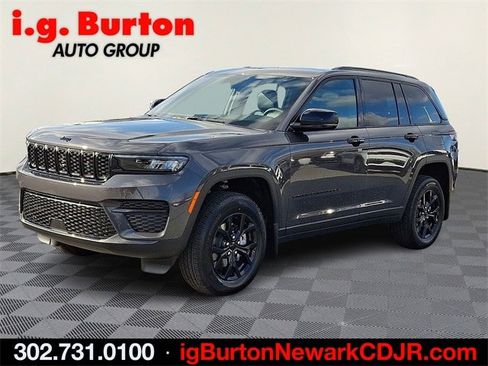 New 2025 Jeep Grand Cherokee Altitude image 2
