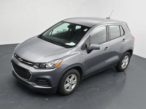 Used 2020 Chevrolet Trax LS FWD image 12