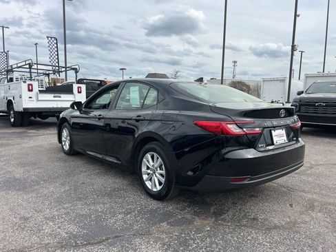 Used 2026 Toyota Camry LE image 5