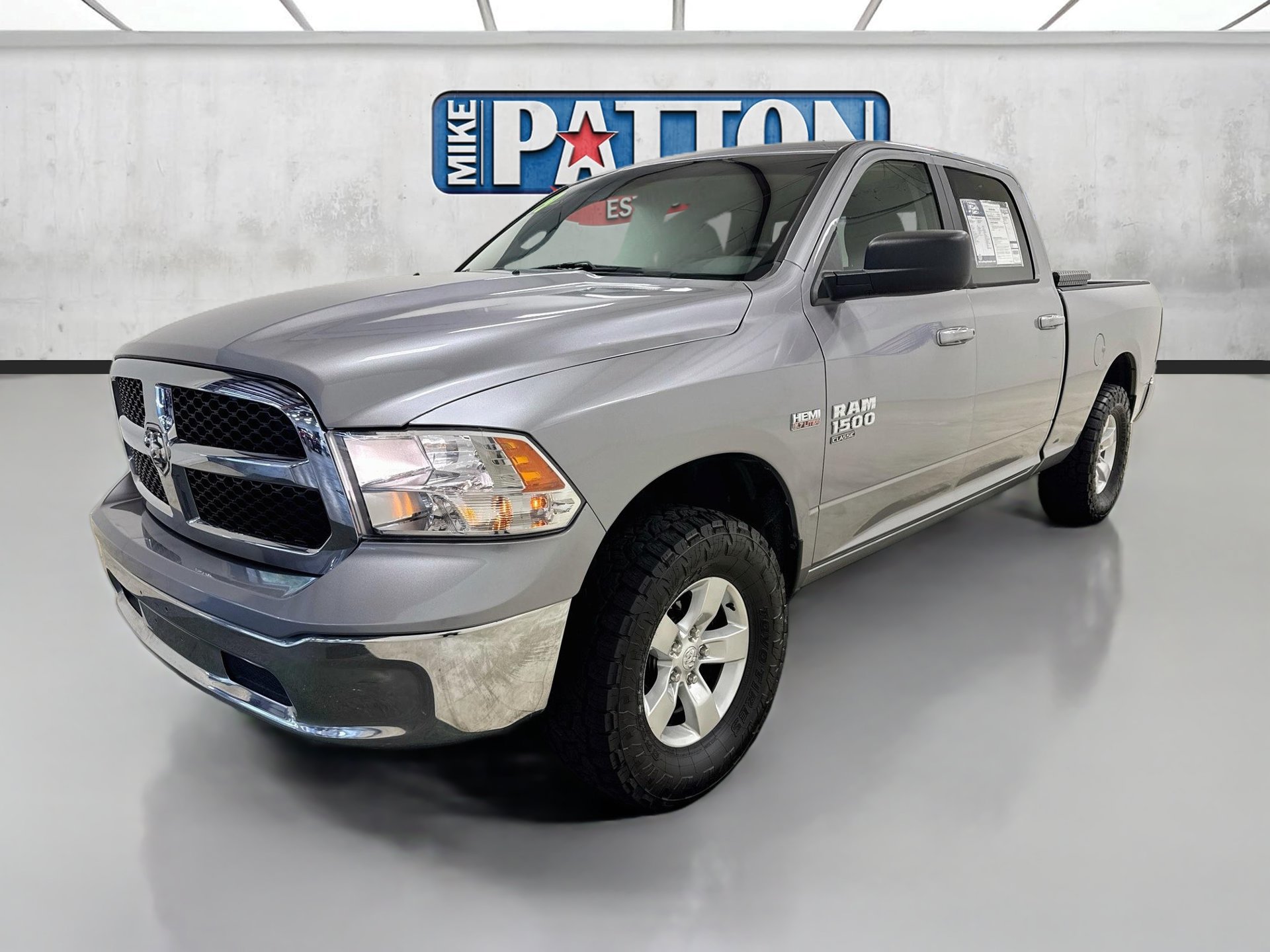 Used 2019 RAM 1500 Classic SLT RWD image 3