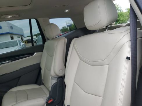 Used 2021 Cadillac XT6 Premium Luxury AWD/4WD image 29