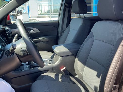 Used 2023 Chevrolet Traverse LT w/ Midnight/Sport Edition AWD/4WD image 9
