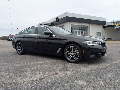 Used 2023 BMW 530i xDrive w/ Premium Package image 3