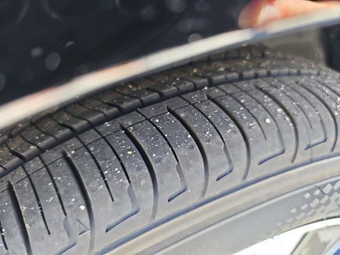 New 2025 Nissan Versa SV w/ Trunk Package image 12