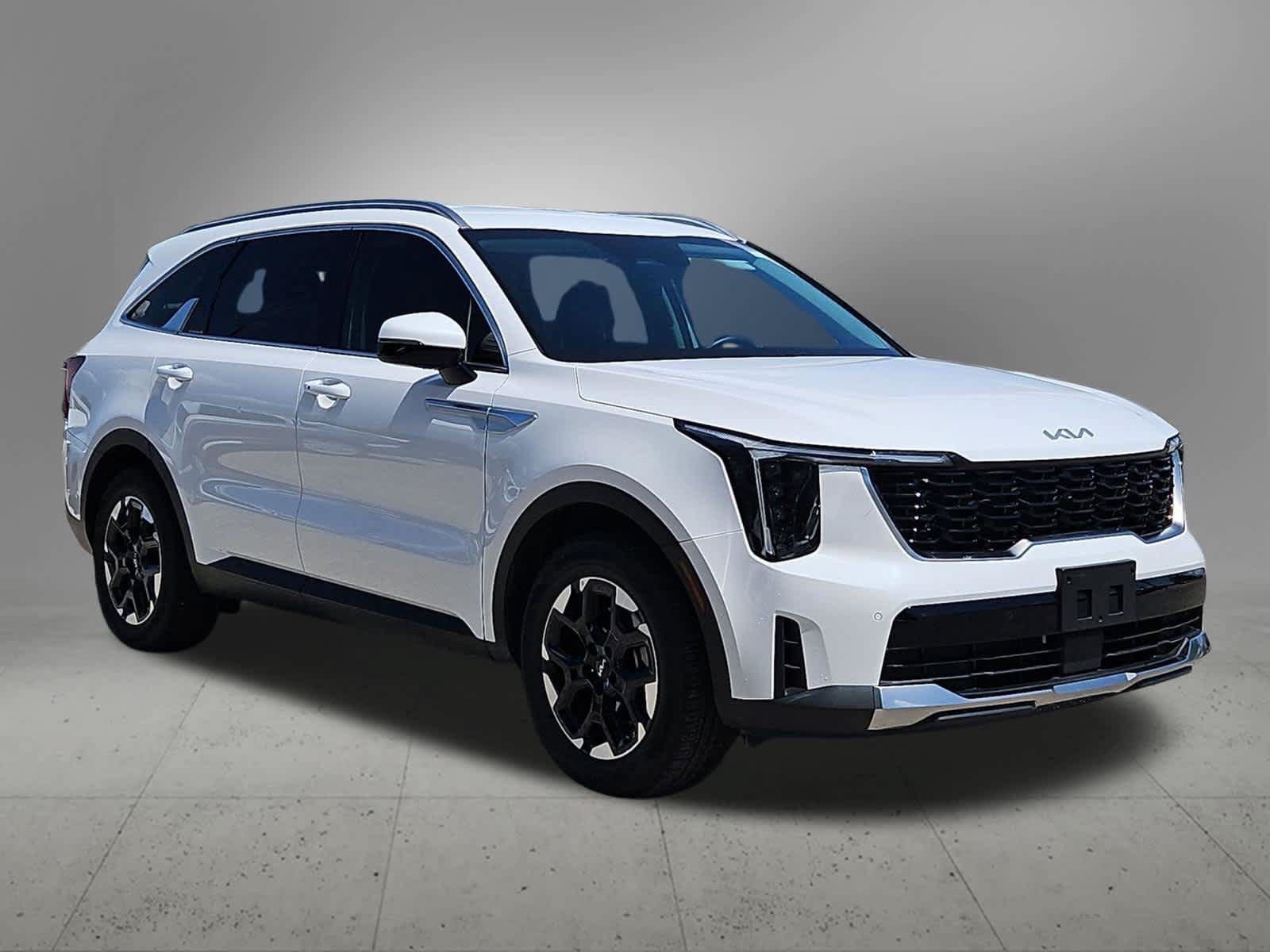 Certified 2025 Kia Sorento S FWD image 8