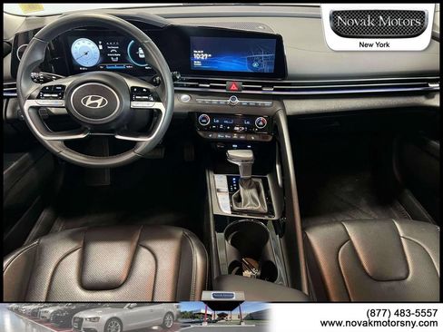 Used 2025 Hyundai Elantra Limited FWD image 15