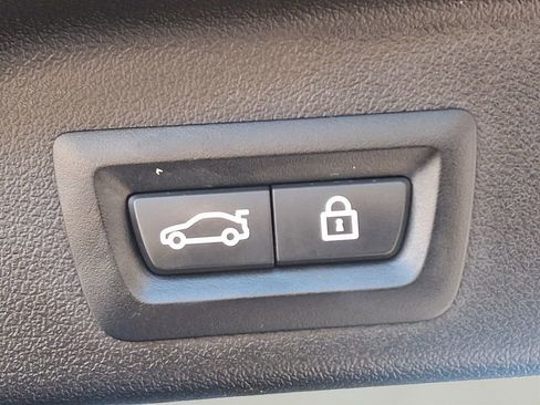 Used 2020 BMW X5 xDrive40i w/ M Sport Package image 30