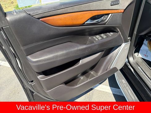 Used 2020 Cadillac Escalade ESV Luxury AWD/4WD image 10