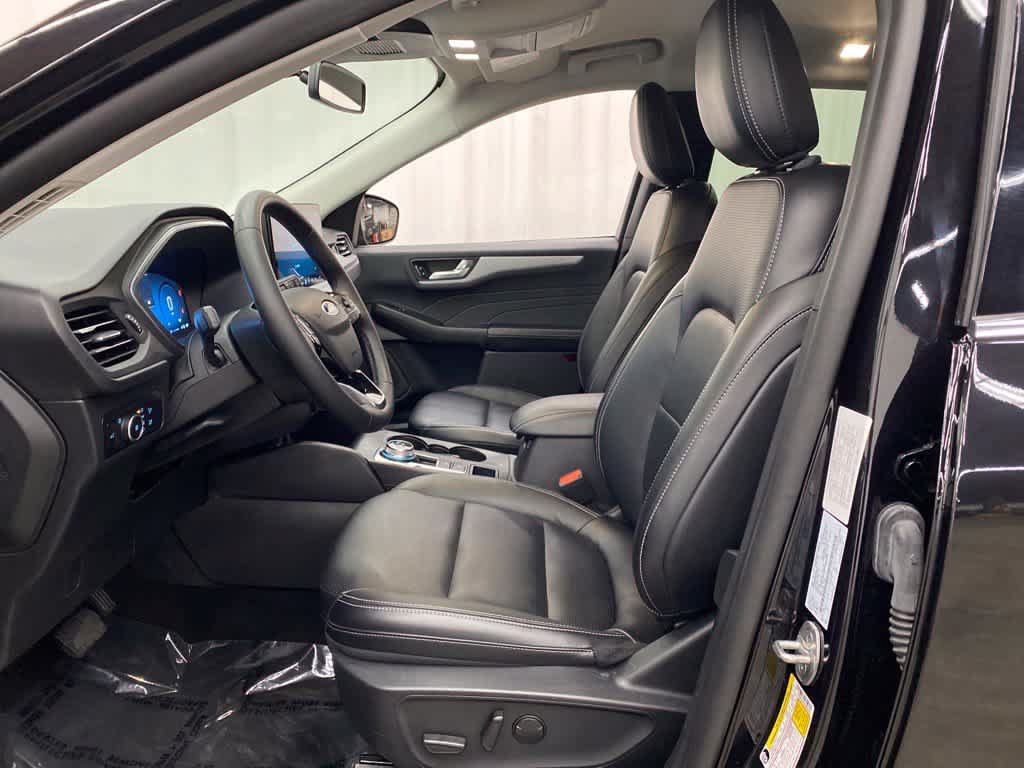 Used 2025 Ford Escape Platinum AWD/4WD image 13