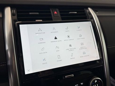 New 2026 Land Rover Discovery Dynamic SE image 32