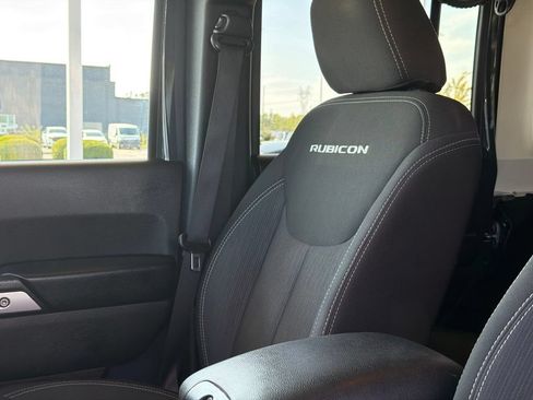 Used 2016 Jeep Wrangler Unlimited Rubicon w/ Connectivity Group AWD/4WD image 14