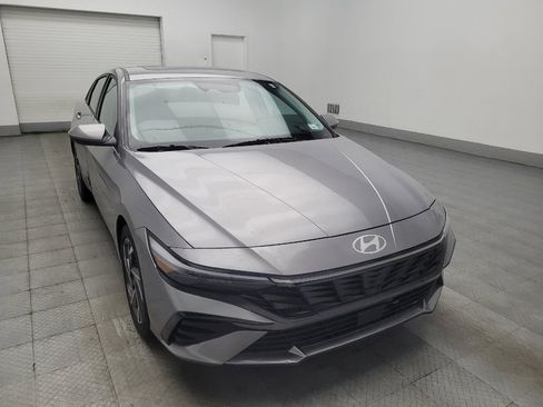 Used 2025 Hyundai Elantra SEL FWD image 13