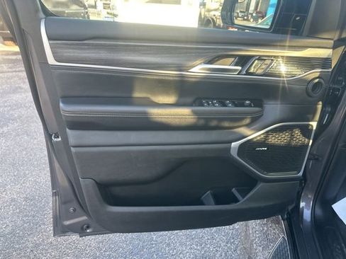 Used 2024 Jeep Wagoneer L Series II w/ Flexible Seating Group image 11