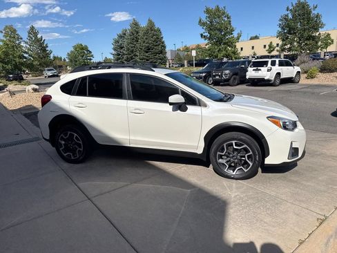 Used 2017 Subaru Crosstrek 2.0i Premium AWD/4WD image 5